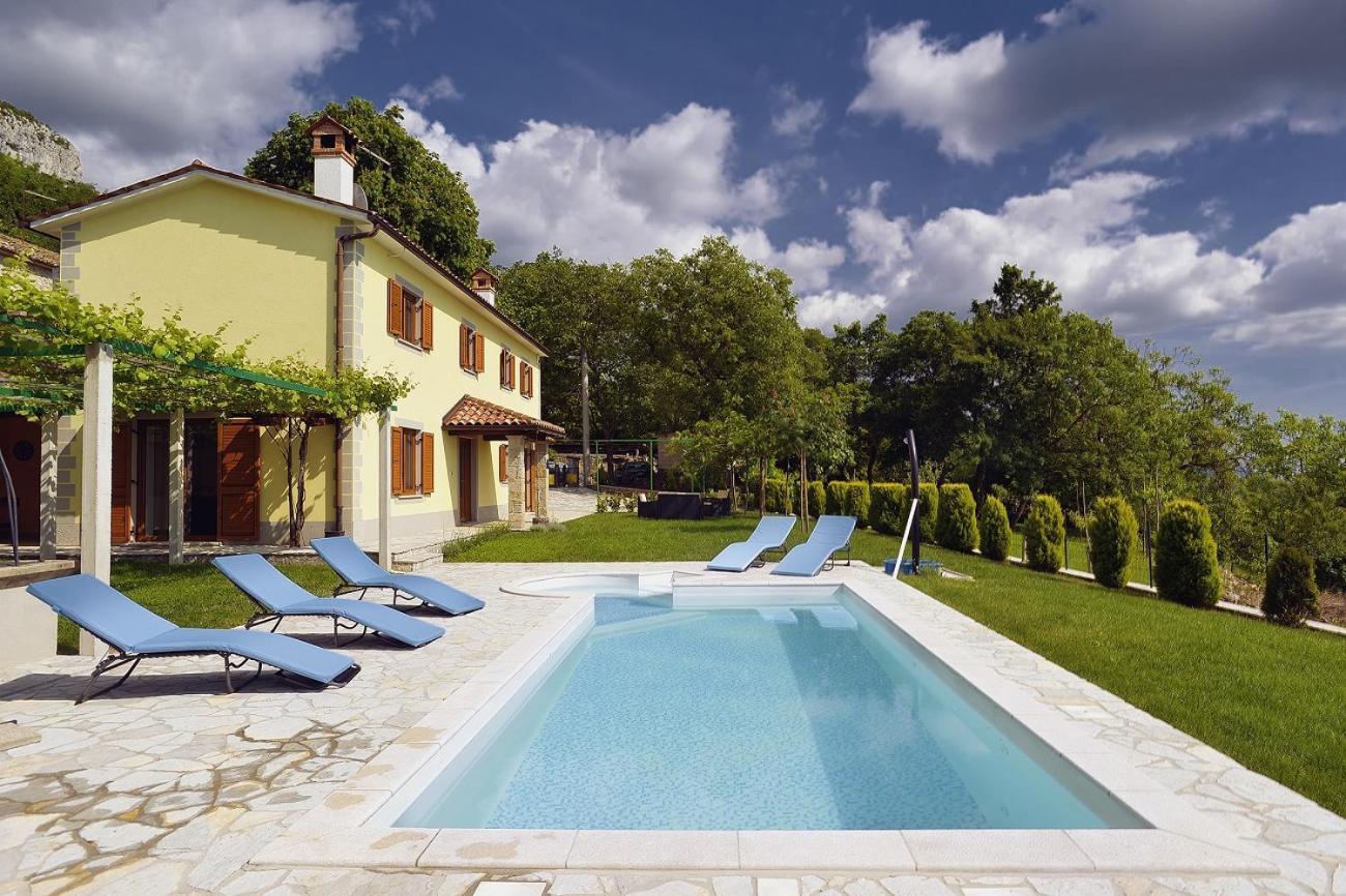 Villa Bella Lupoglav  Exterior photo